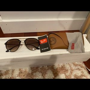 RAY BAN Sunglasses